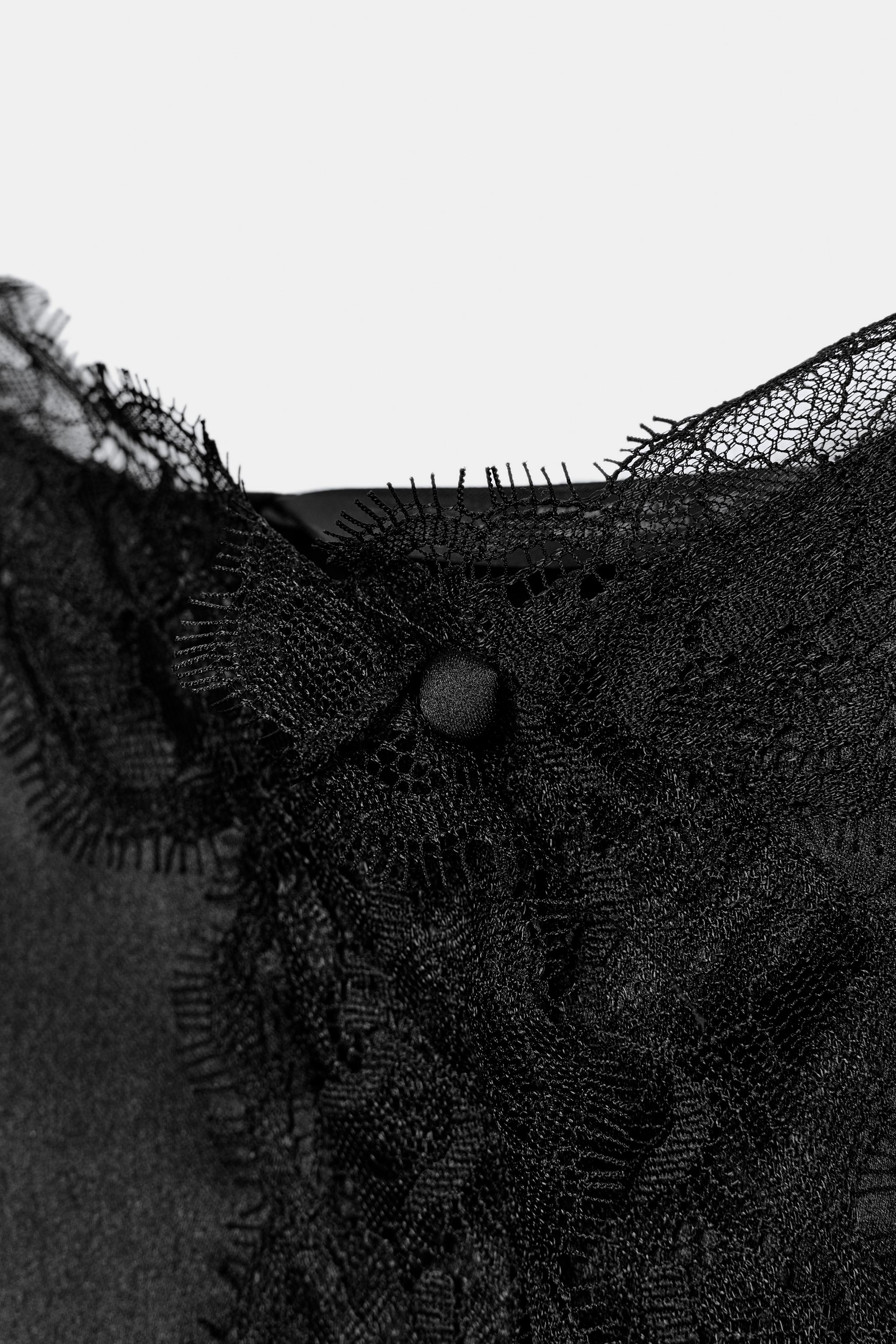 SATIN EFFECT LACE CROP TOP